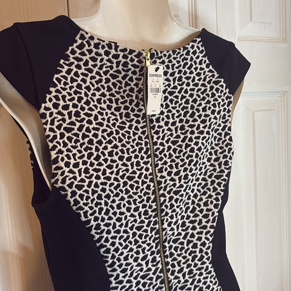 NWT Two Toned Full length back Zipper - Picture 10 of 10